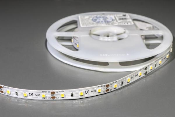 Warmweiß LED-Streifen, einfache Montage, Mit einem Abstrahlwinkel von 120°